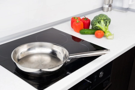 Tables de cuisson à induction : fonctionnement et efficacité